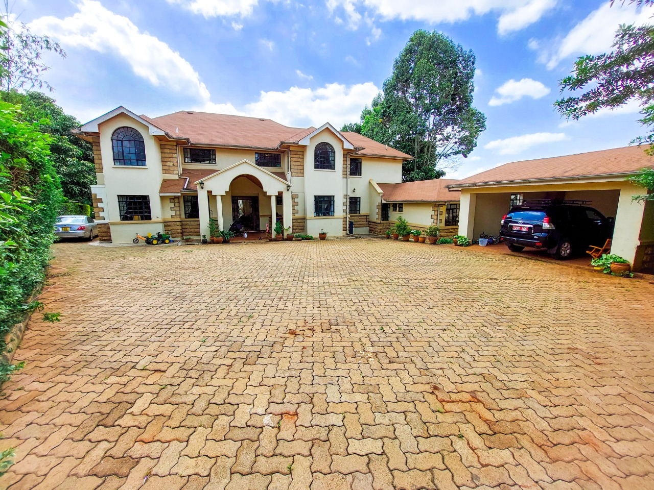 4 bedroom house for sale Woodvale Drive, Runda, Nairobi. Mbugani Villas. close to the UNEP, Rosslyn Academy, German school and the Village market. FIT PROPERTY