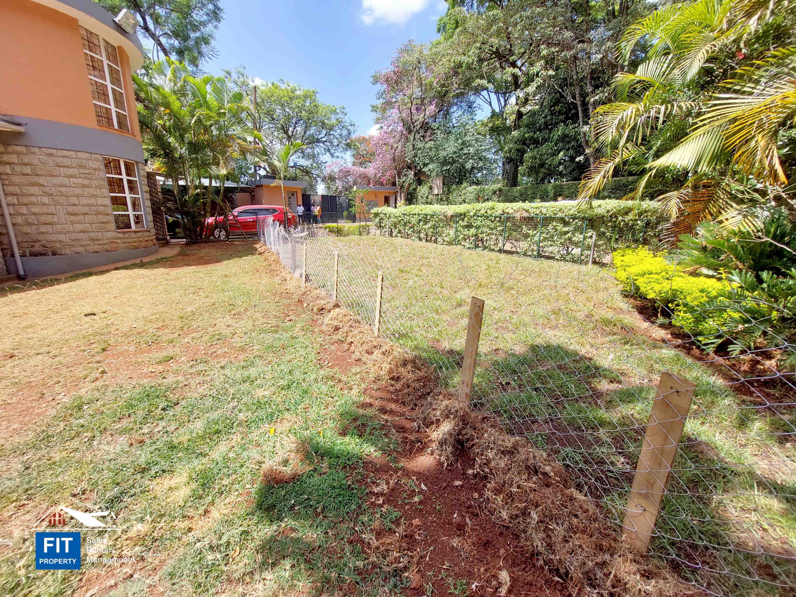 6 Bedroom House Riverside For Sale - Nairobi close to Westlands shopping center, various Embassies, and offices. FIT PROPERTY