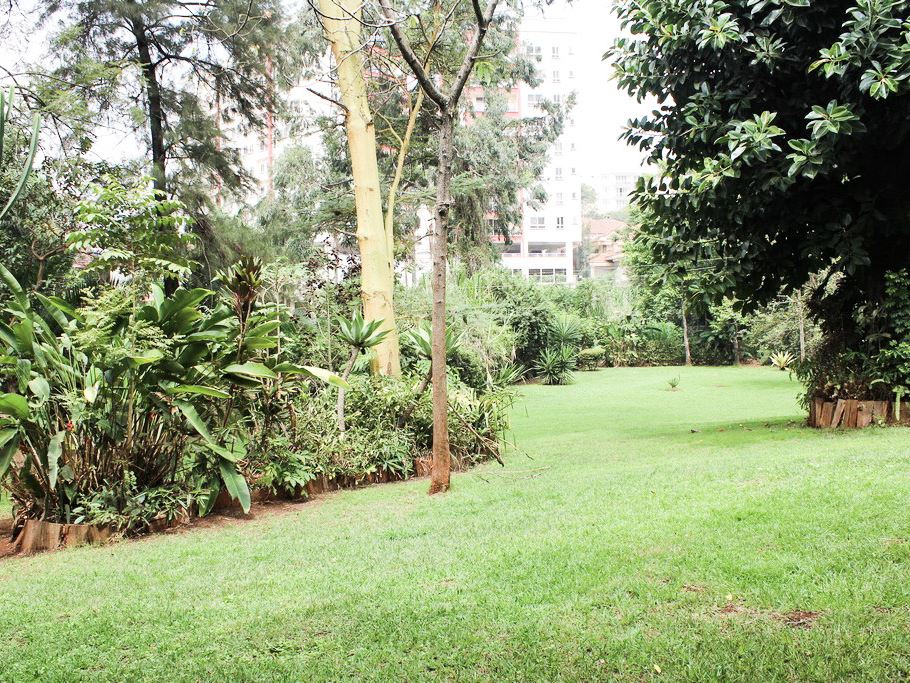 4 Bedroom House for Sale in Shanzu road, Spring Valley. Near Sarit Center, Westgate shopping Mall, various Embassies and offices.