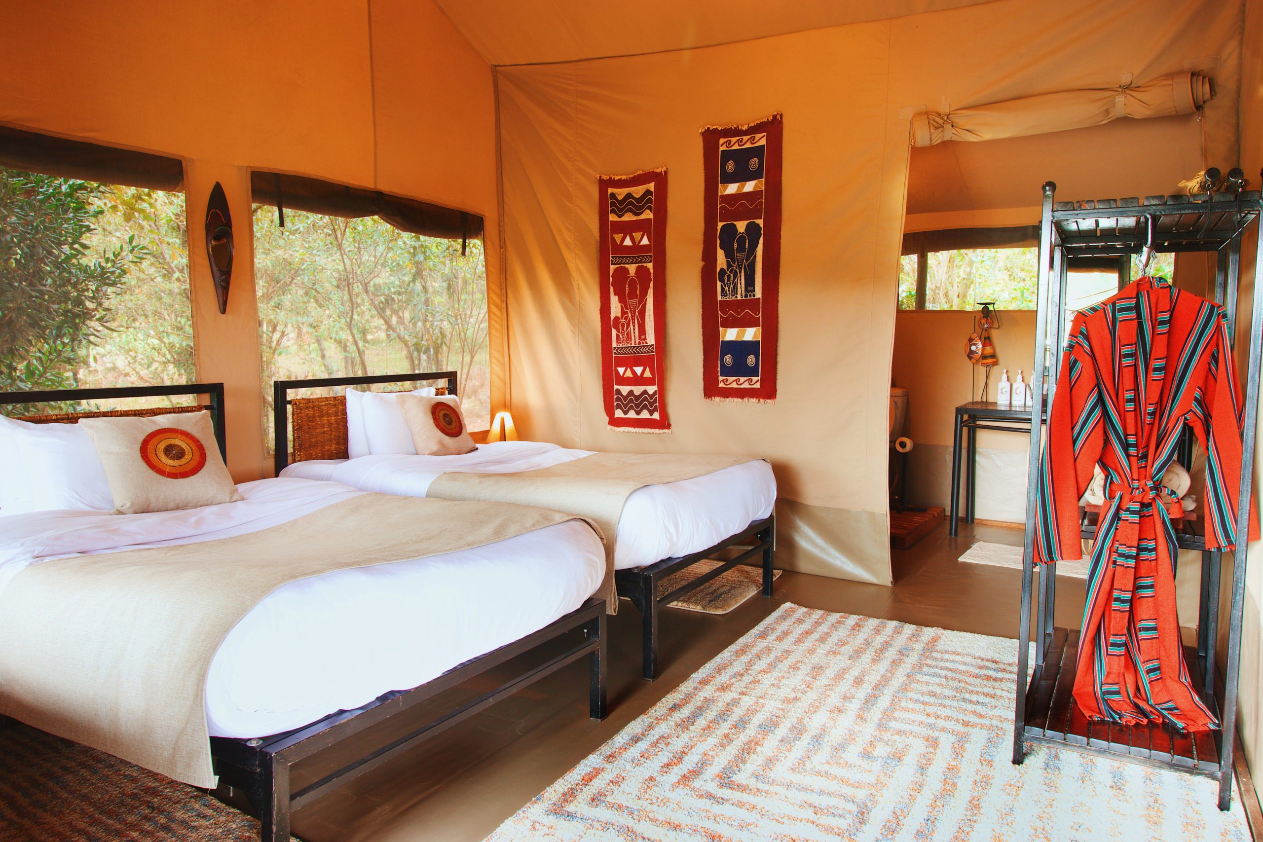 Within Maasai Mara game reserve, this prestigious safari camp, combined with a hot air balloon venture, presents a unique investment prospect.