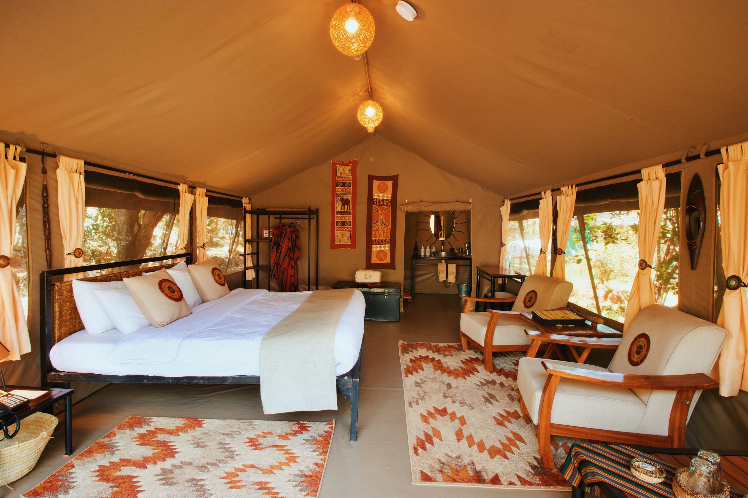 Within Maasai Mara game reserve, this prestigious safari camp, combined with a hot air balloon venture, presents a unique investment prospect.