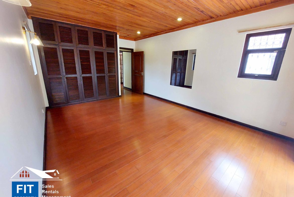 Exquisite 5 Bedroom Villa in Old Muthaiga, Nairobi. The home sits on approximately 1 acre of lush garden space. Rent 4,000 USD per month FIT Property