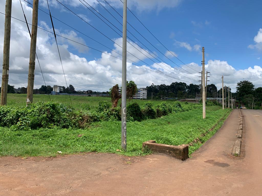 Exceptional 5 Acre Commercial Plot on Lower Kabete Road. Land is divided into two clean titles of 2.5 acres each. Price: KES 100 million per acre FIT PROPERTY