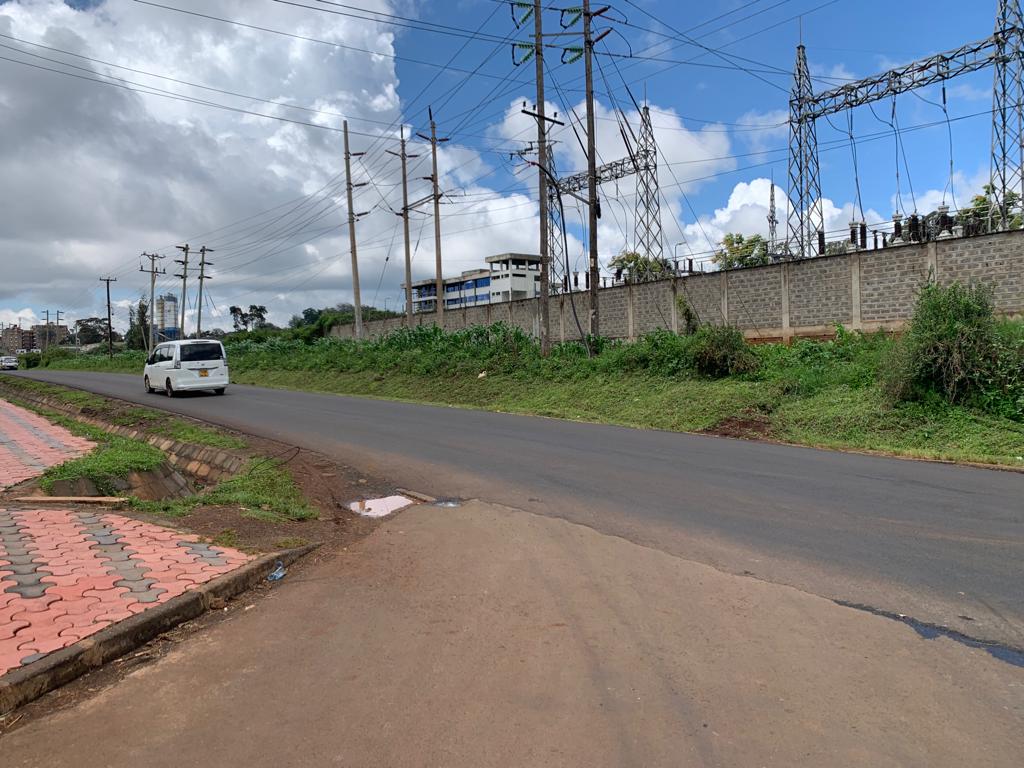 Exceptional 5 Acre Commercial Plot on Lower Kabete Road. Land is divided into two clean titles of 2.5 acres each. Price: KES 100 million per acre FIT PROPERTY